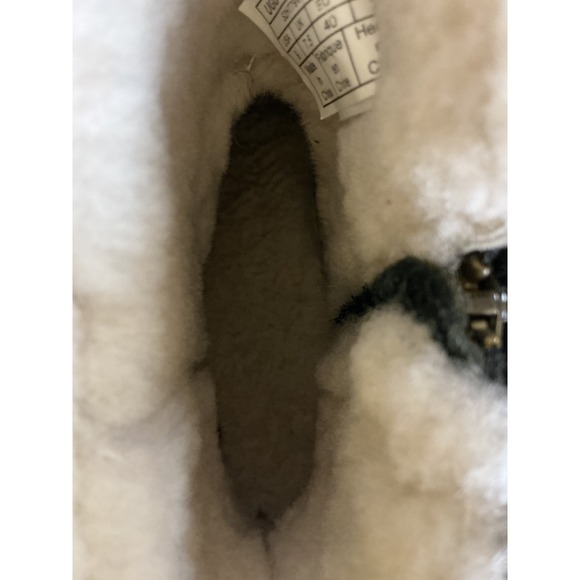 UGG Black Leather Shearling Lined Ankle Boots Side Zip Womens size 9 - Picture 11 of 12